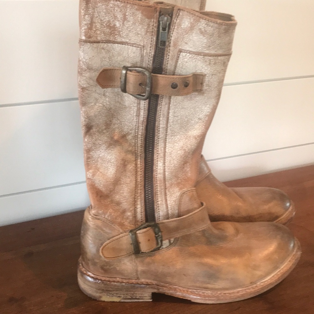 Stylish leather Bed Stu boots, like new!